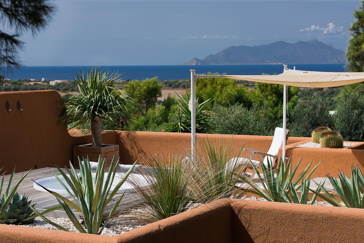 Dimora Dell'Olivastro Bed & Breakfast Favignana Bagian luar foto